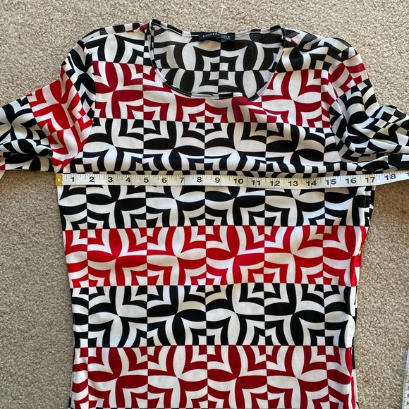 Kenneth Cole Geometric Shape Top - Picture 10 of 12